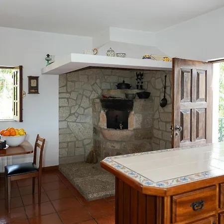 Casa Da Pedrada *