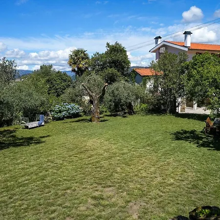 Casa Da Pedrada *